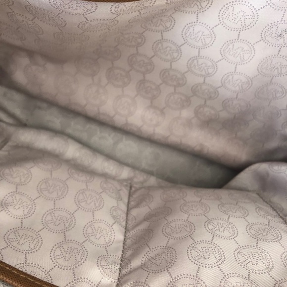 Michael Kors Jet Set Travel Medium Tote - Picture 7 of 7